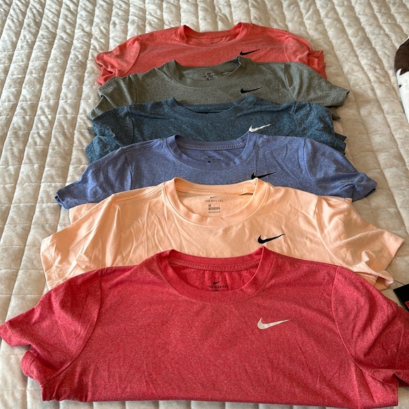 Nike Tee Bundle - Picture 1 of 3